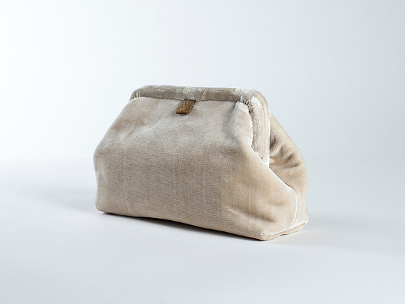 Smooth_Velvet_Clutch_002