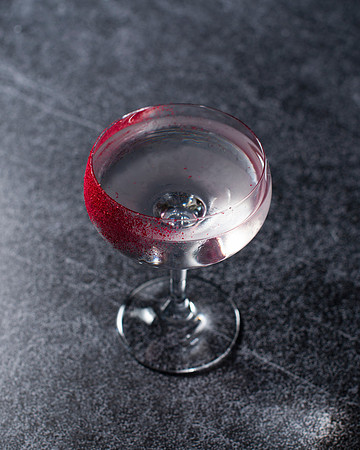 WhiteCosmo005