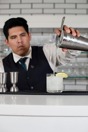 LuxuryHostedBar007