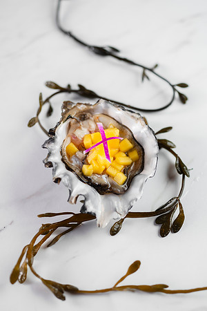 OysterTrio008