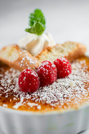 RaspberryCremeBrulee005