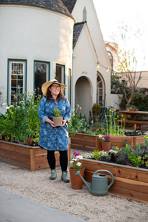 FEAT_May2021_HeirloomPotager__AshleyIrene_012