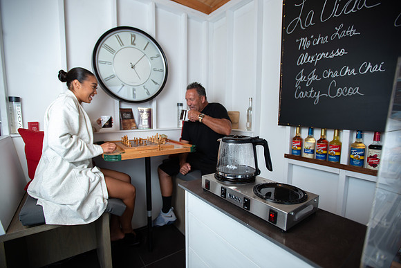 FEAT_May2021_BackyardCafe_EJD_008