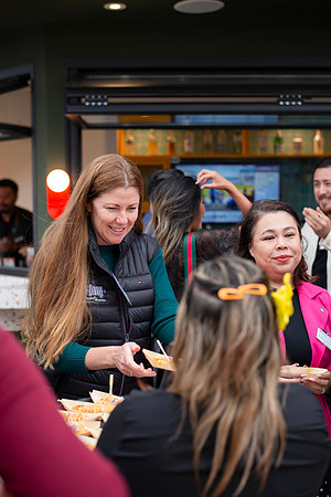 FloraLocaOpening_031