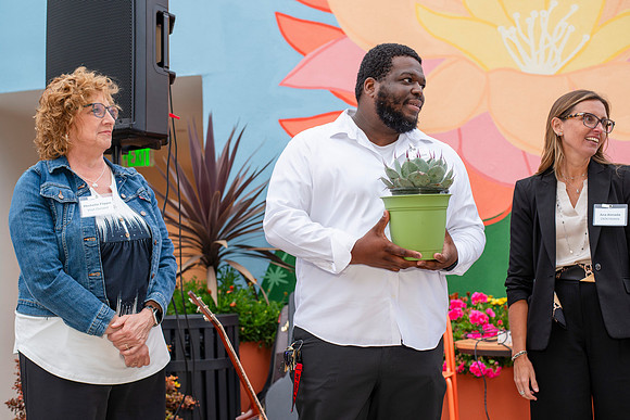 FloraLocaOpening_080