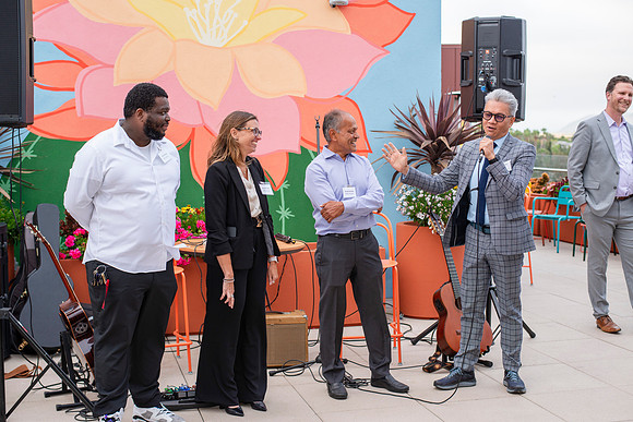 FloraLocaOpening_093
