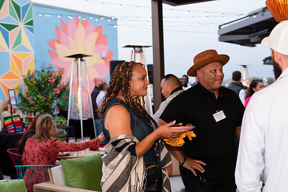 FloraLocaOpening_131