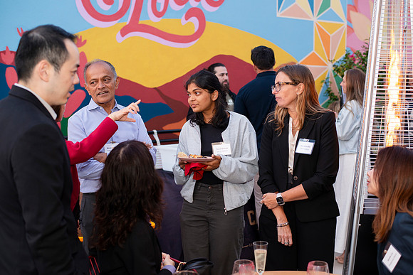 FloraLocaOpening_140