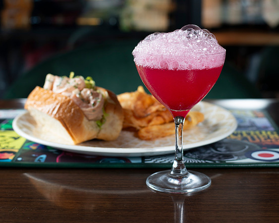 CherryBaby_And_PrawnCocktailRoll_002