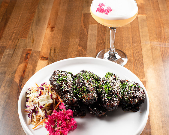 BlackGardenChickenWings025