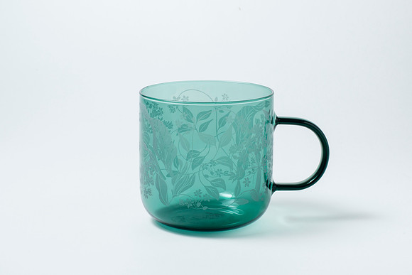 GlassMug_OverheadLight_001