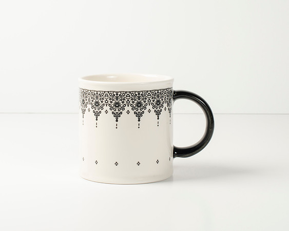 BlackAndWhiteMugs_008