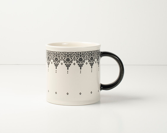 BlackAndWhiteMugs_009