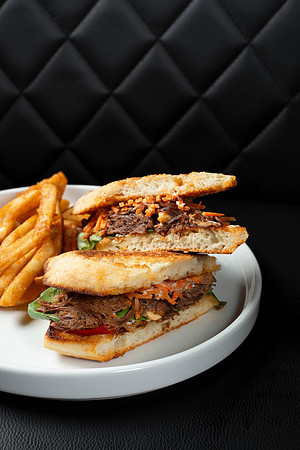 ThaiBasilSteakSandwich004
