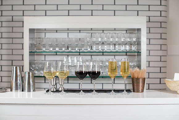 WebRes_LuxuryHostedBar001