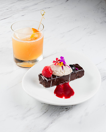 ChocolateFlourlessCakeWithCocktail_020