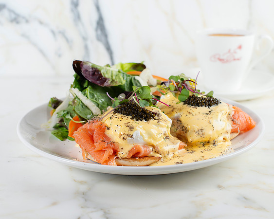 TruffleEggsBenedict004