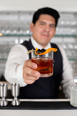LuxuryHostedBar019