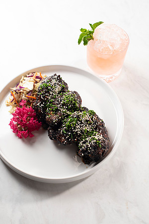 BlackGardenChickenWings017