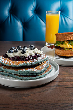 BlueMatchaPancakes001