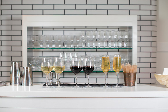 LuxuryHostedBar001