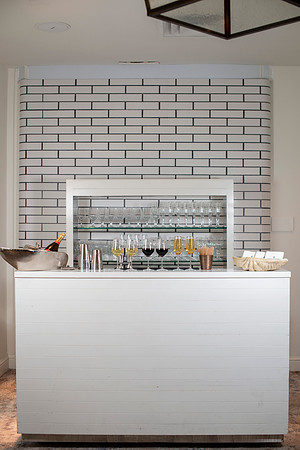 LuxuryHostedBar003