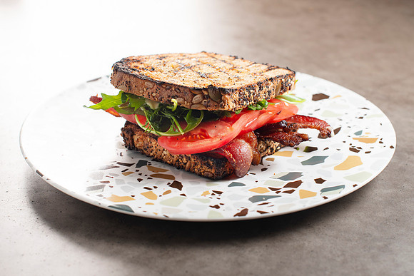 TheBLT002