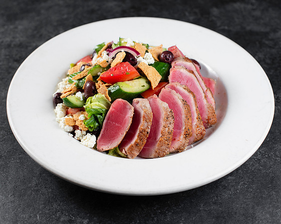 SearedAhiGreekSalad015