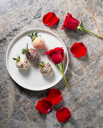 ChocolateDippedStrawberries001