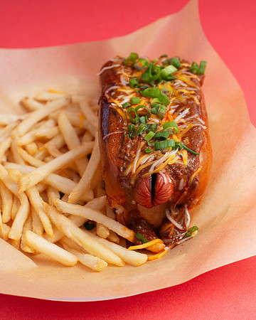 ChiliCheeseDog006