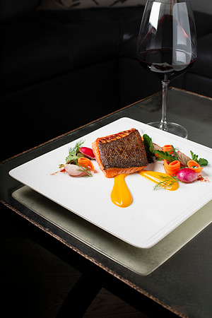 SelanneSteakTavern045