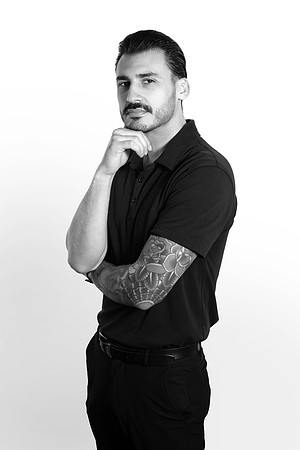 AndrewHernandez_005_GrayFade_BW