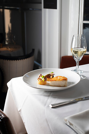 SelanneSteakTavern047