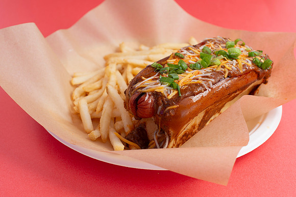 ChiliCheeseDog001